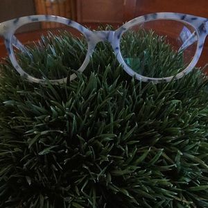 Blue mottled eyeglasses